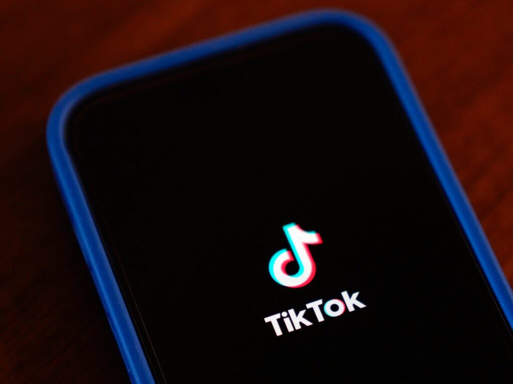 US extends TikTok sale deadline by another 90 days | Social Media News