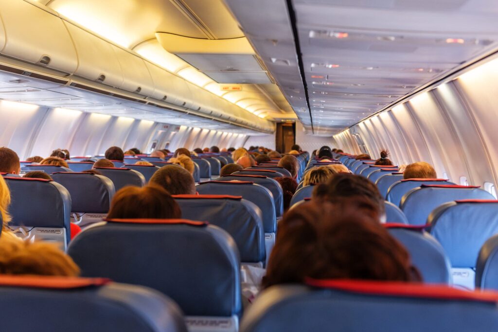 Mom tries sneaky airline seat hack, plus Gen Z’s payment habit ‘annoys’ bartenders